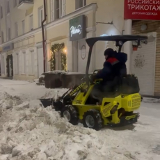 Услуги мини-трактора - Дешево ассенизатор, илосос Первоуральск